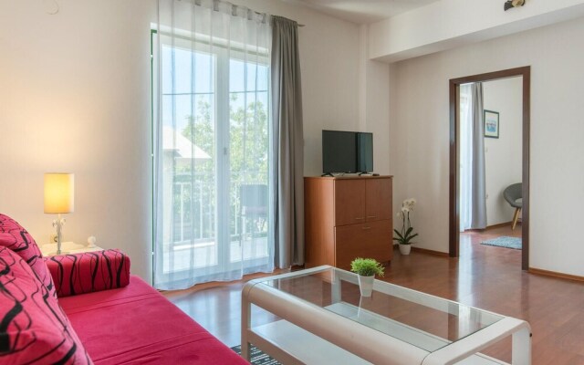 Awesome Home in Podstrana with Hot Tub, WiFi & 2 Bedrooms