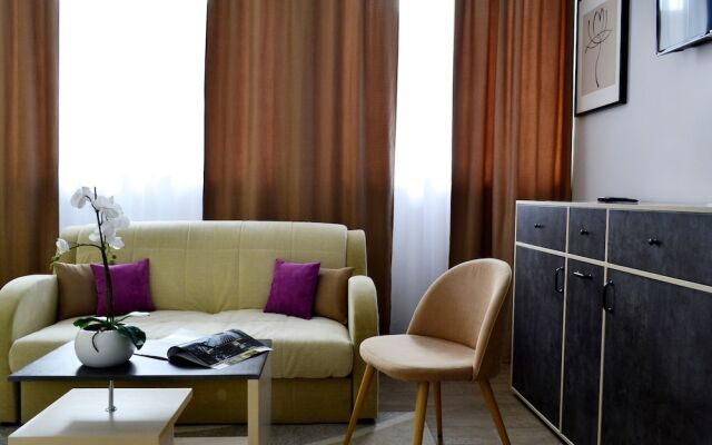 Отель Lux Promo Park & House