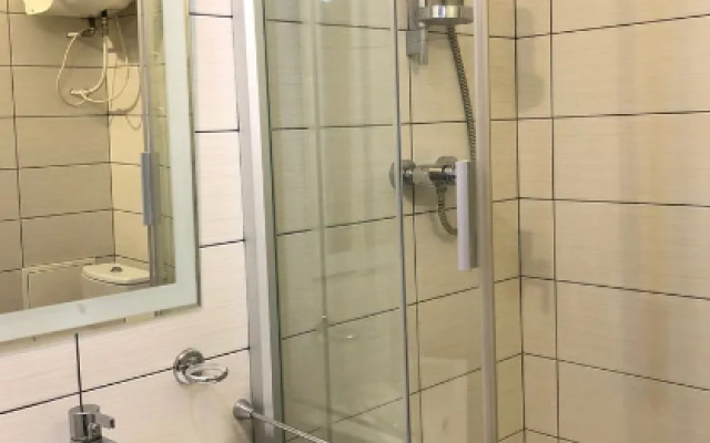 Апартаменты на проспекте Октября 128/3