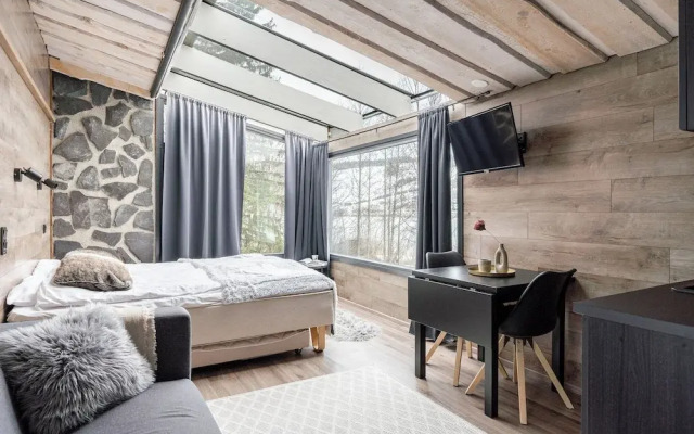 Private & Luminous Suite with lake views