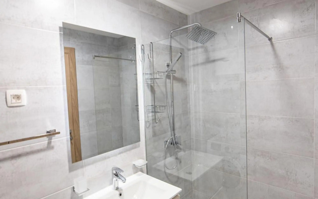 Apartments 28 Master Quart