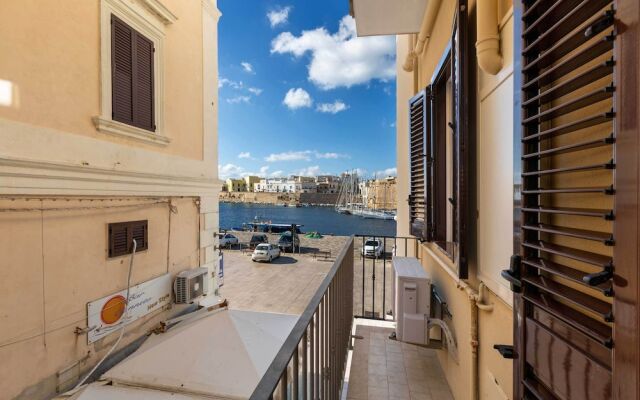 3709 Balconcino sul Rivellino by Barbarhouse