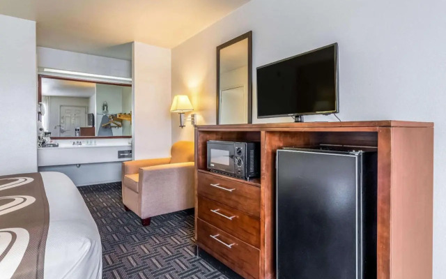 Super 8 Motel - Fresno/North CA