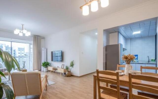Chengdu Chenghua·Giant Panda Breeding Base Locals Apartment 00149350