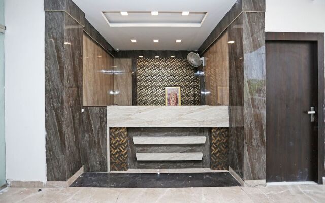 OYO 15098 hotel crystal