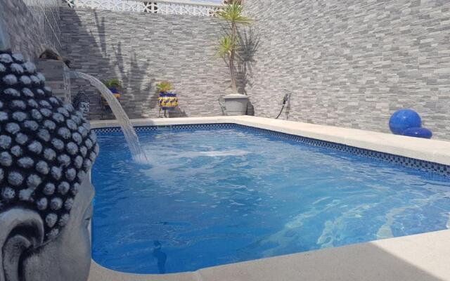 Amazing Studio with a Pool