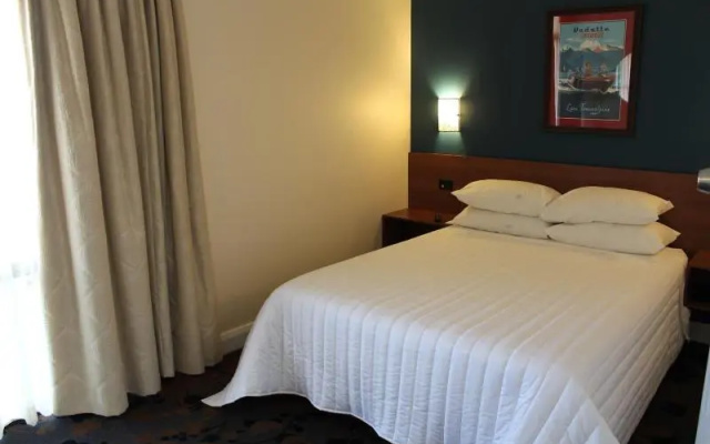 Whale Motor Inn