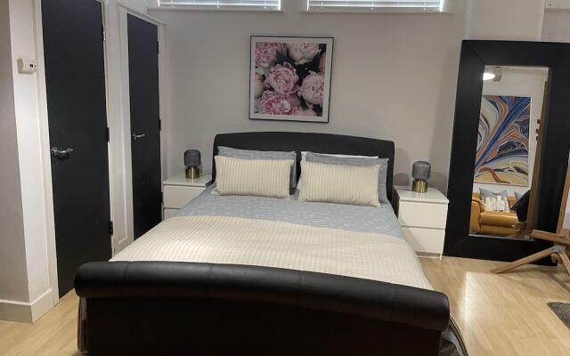 Immaculate 2-bed Apartment in London
