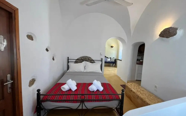 The Commander s House