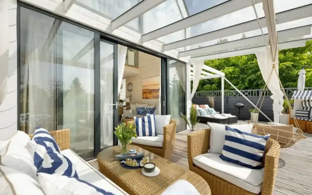 House With a Huge Terrace and a Whirlpool Bathtub