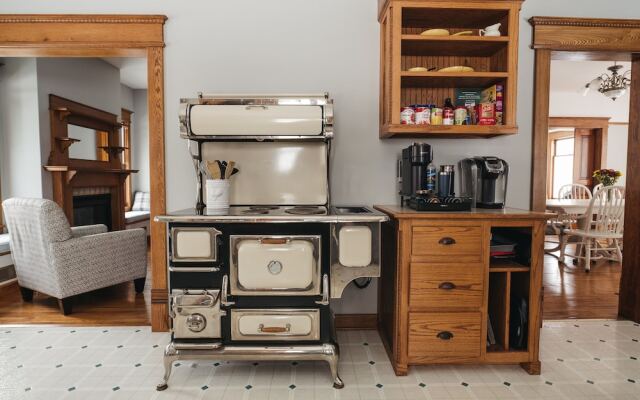 4BDR Broomhead Farmhouse Main House