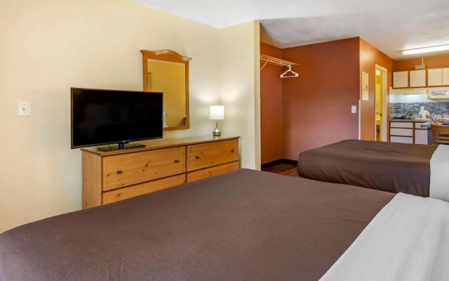 Suburban Studios Albuquerque Midtown - University