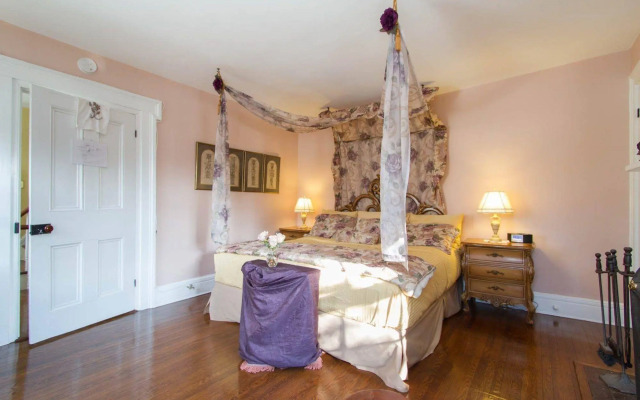 The Harbor Rose Bed & Breakfast