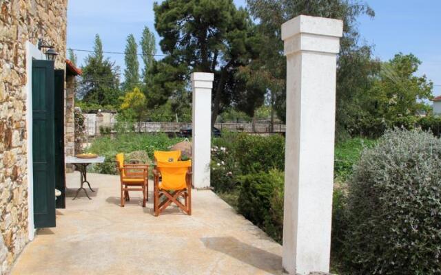 Unique Stone House in Gera Bay