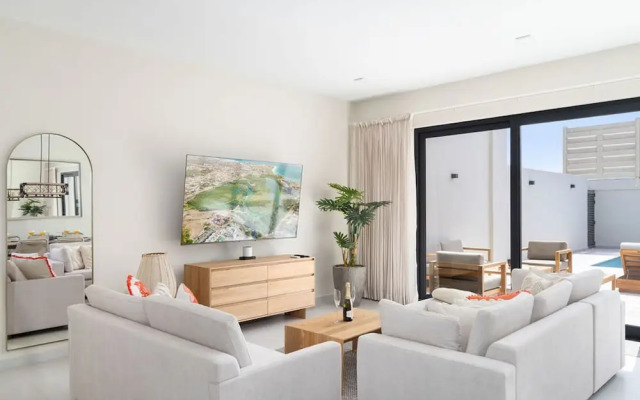 High-end Villa Walk to Beach Pool Ocean View