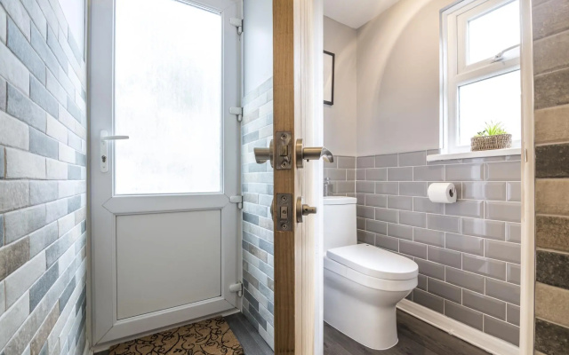 Mayfield House - 4 Bedroom House - Tenby
