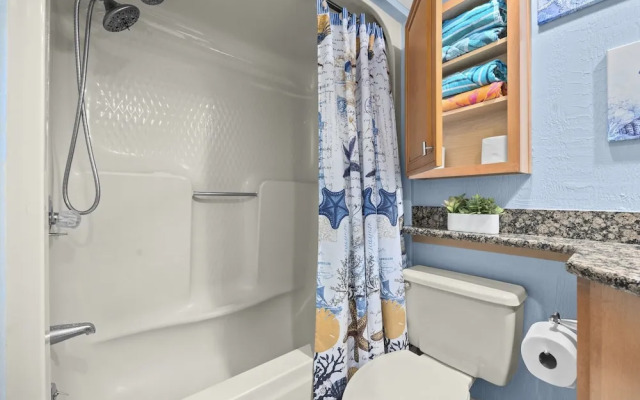 Newly Renovated Oceanfront 1BR Condo