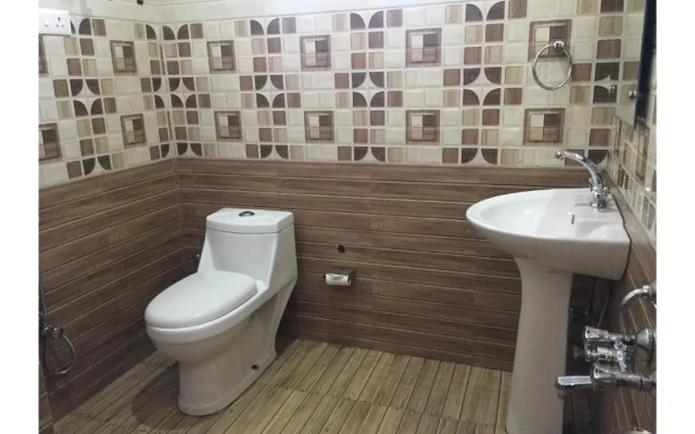 Holiday Villa by OYO Rooms