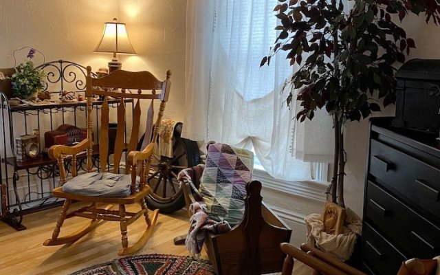 Charming Apartment in the Heart of Oshkosh