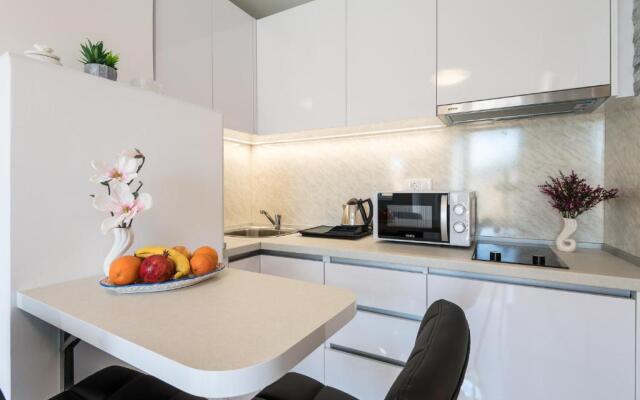 S & V Deluxe Apartments