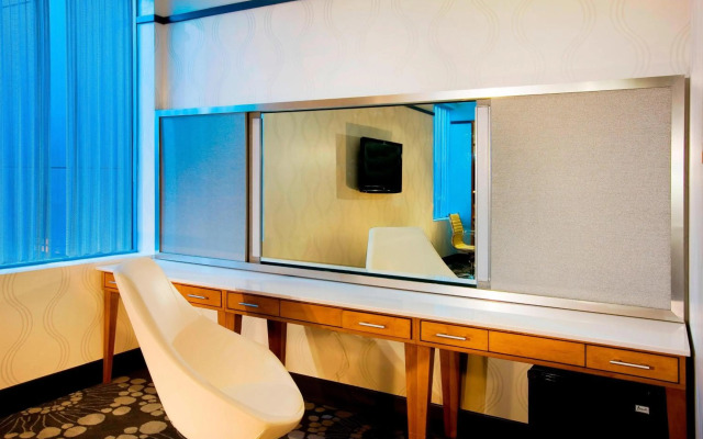 Aloft Mount Laurel