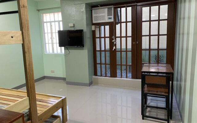 Beinte Singko de Marso Apartments