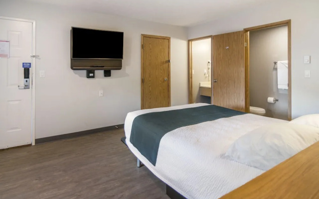 Motel 6 Saanichton, BC - Victoria Airport