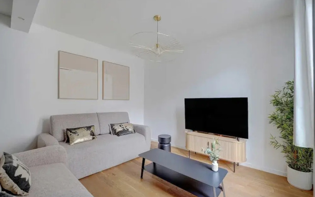 Private Terrace Apartment -1bdr/ 6p-sacra-ca\"ur