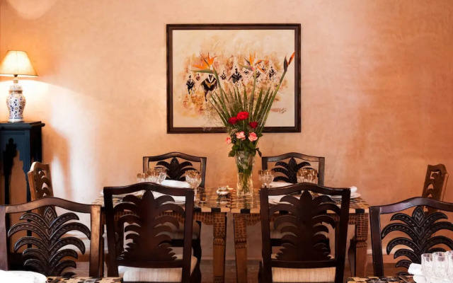 Room in Villa - Charming Villa in the Heart of Marrakech Palm Grove