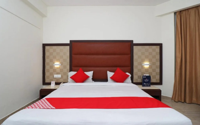 The Central Palm Hotel by OYO Rooms