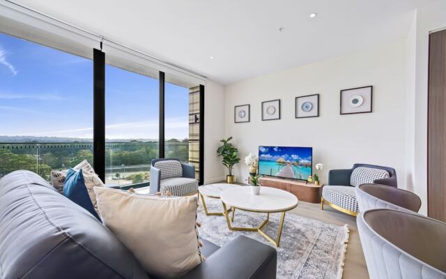 HomeHotel-Stunning High Rise Apt with Sweeping View