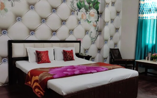 Goroomgo Galaxy Inn Manali