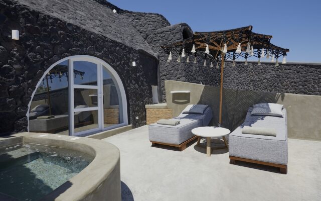 Theano Cave Suites & Villas