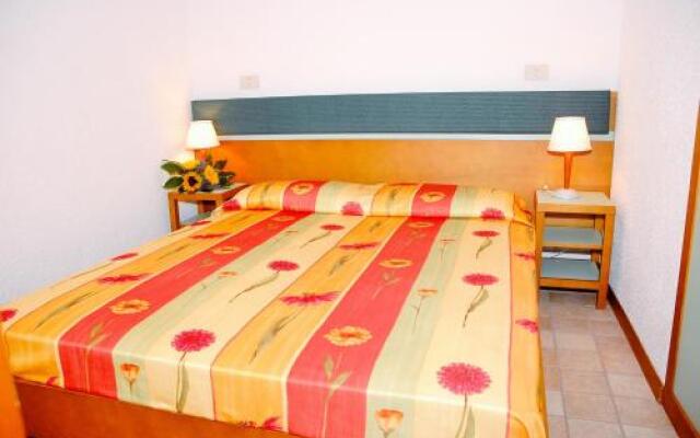 Los Nidos Holiday Resort Bungalows