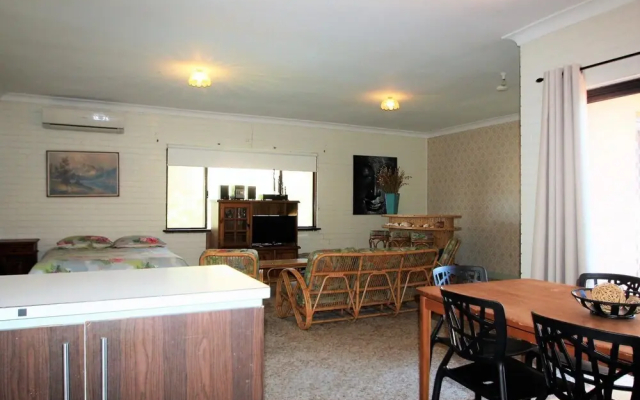 Pine Villas - Walk To Beach Ocean Views