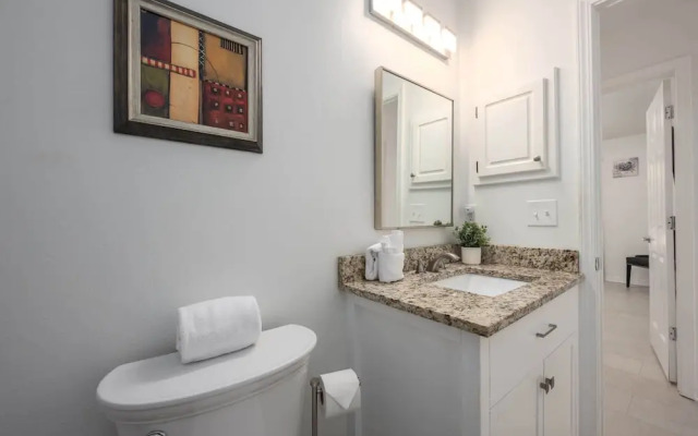 Golf Cart & Private Pool!