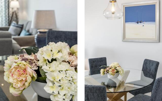 LAE23i- Apotel Estepona Hills by roomservices