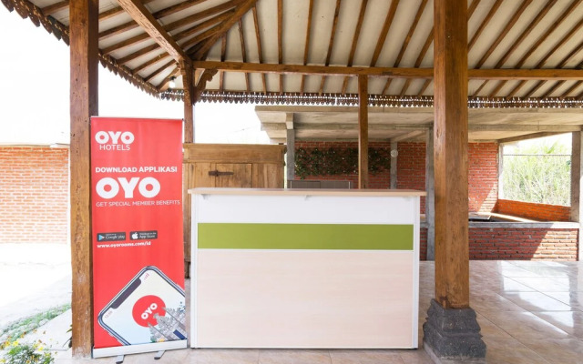 Roemah Gladak Kebon Sidoluhur by Oyo Rooms