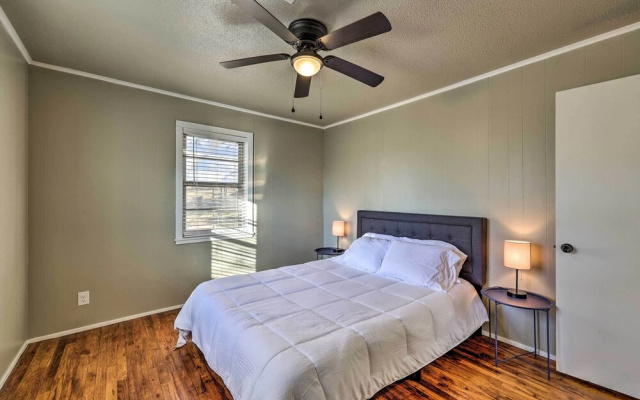 Fayetteville Vacation Rental - 2 Mi to Dtwn!