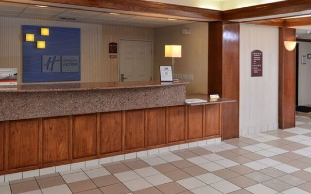 Holiday Inn Express & Suites