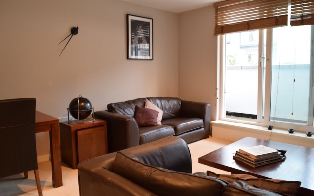 Lovely 2 Bedroom Apartment in Putney