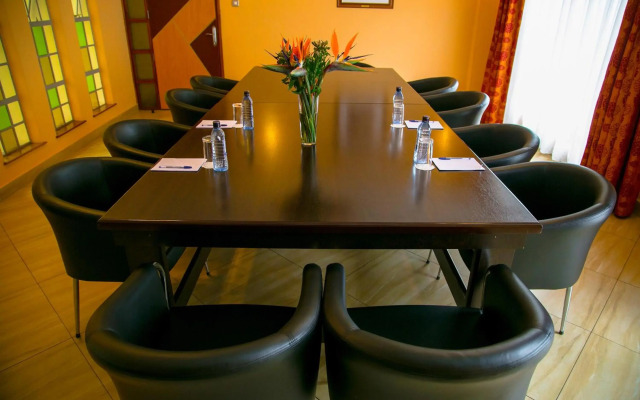 Batians Peak Serviced Apartments
