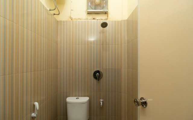 RedDoorz near RS Awal Bros Sudirman Pekanbaru
