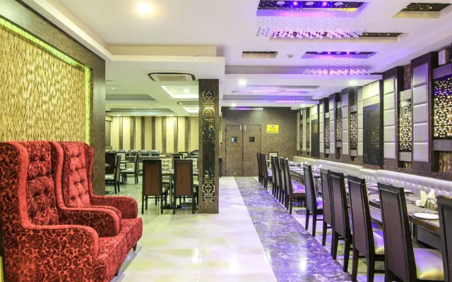 OYO 4975 Hotel Buddha Residency