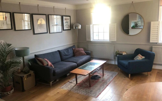 Stylish and Spacious Apartment With Terrace