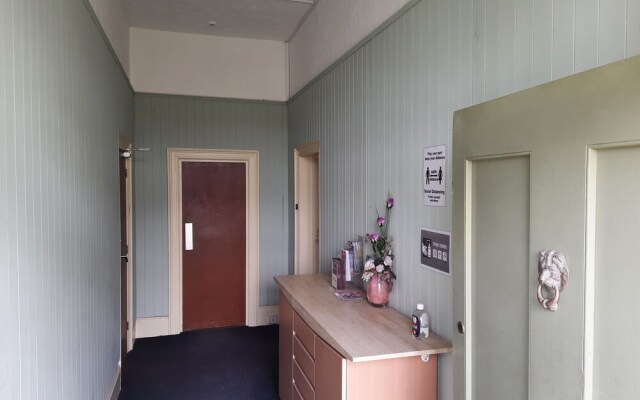 Self Contained Apartment in Winterton Hall