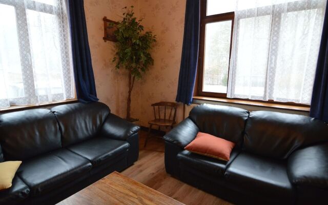 Charming Holiday Home in Coo