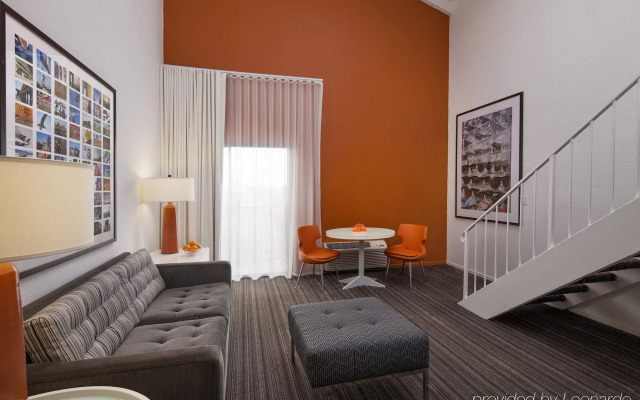 The Inn at Venice Beach