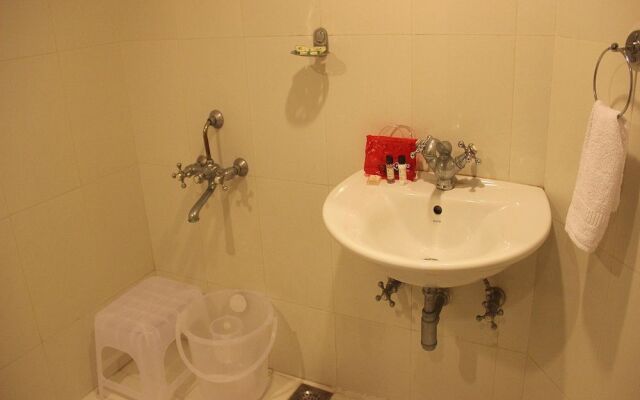 OYO 1697 Hotel PM Regency