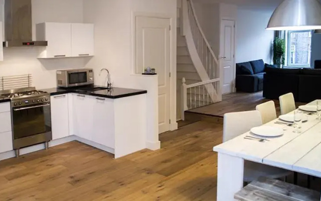 Lobby Apartment